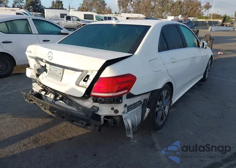 2015 Mercedes-Benz E 350 z USA, uszkodzony, nr VIN WDDHF5KB7FB124900